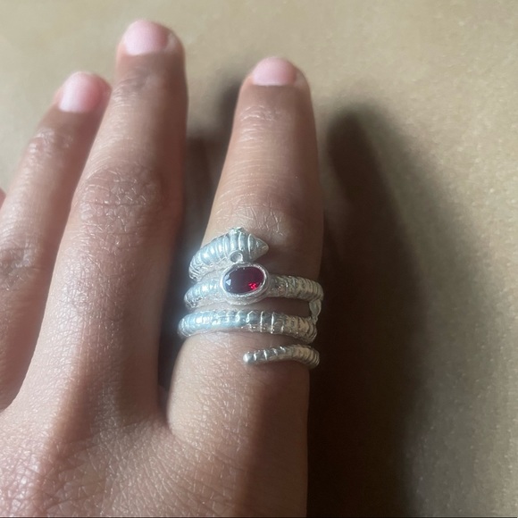 Vintage Sterling silver 925 snake 🐍 ring w garnet red stone boho luxe - Picture 4 of 12